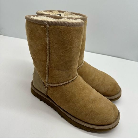 UGG Classic Short Womens 6 Ankle Boots Booties Winter Fall Pull On Sherpa Lined - Picture 4 of 9